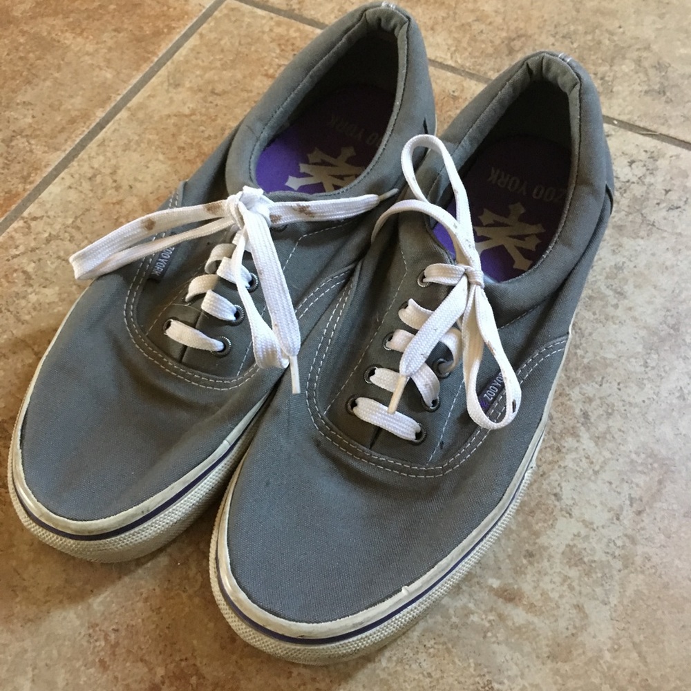 Gray zoo York shoes